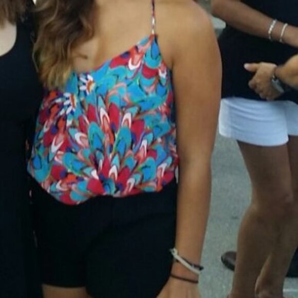 Akira Flower top - Picture 4 of 5